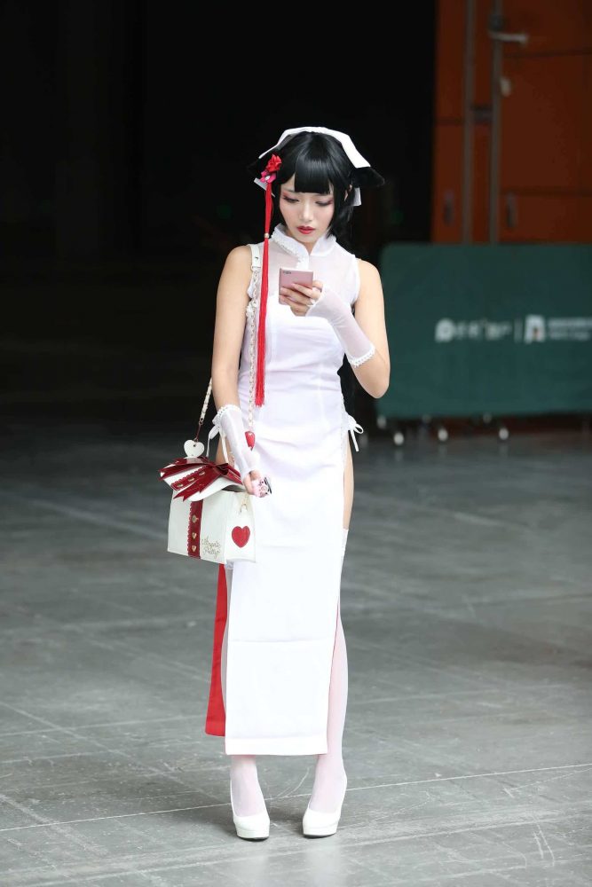 P3046极品高开衩旗袍白色丝袜美腿美眉【62P】-达塔图库