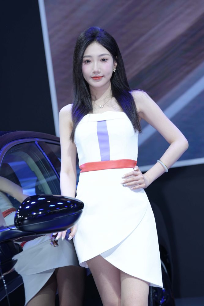 P4311 魅力白裙高跟 【73P】-达塔图库